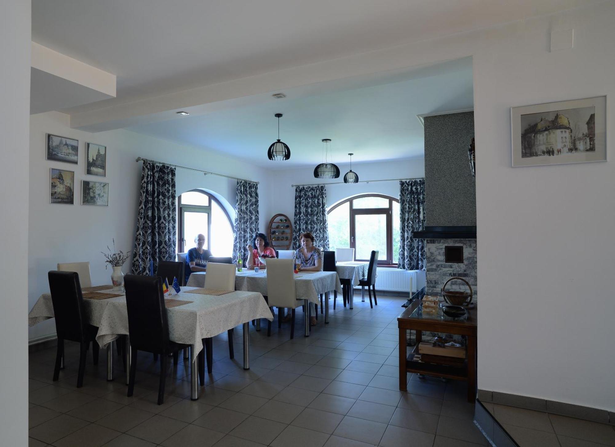 Vălenii de Munte Vila Madudu מראה חיצוני תמונה