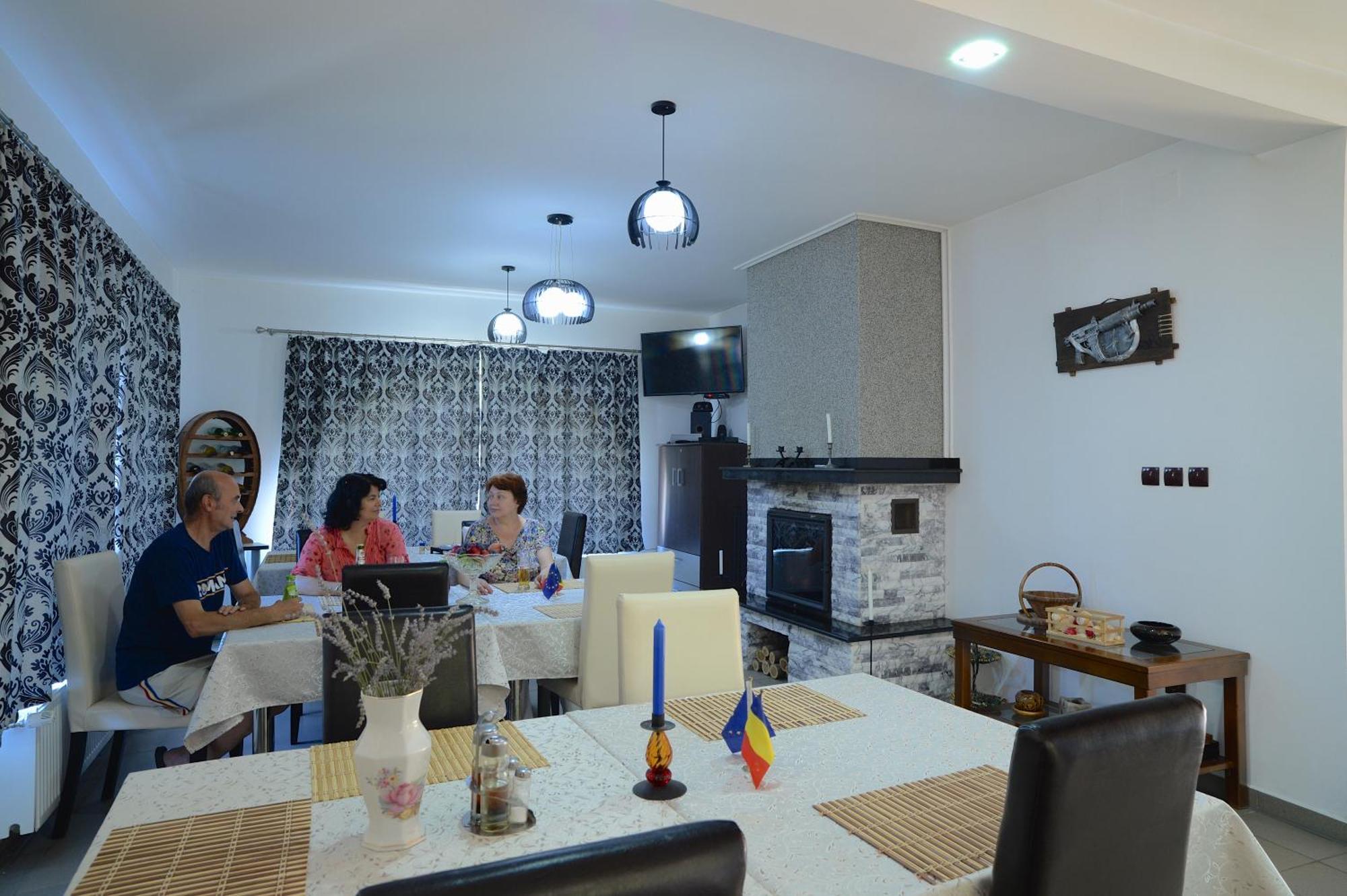 Vălenii de Munte Vila Madudu מראה חיצוני תמונה